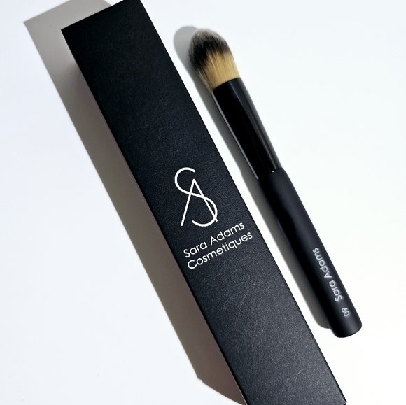 Sara Adams Cosmetiques Pro Oval Cut Foundation Brush #09 - Picture 2 of 6